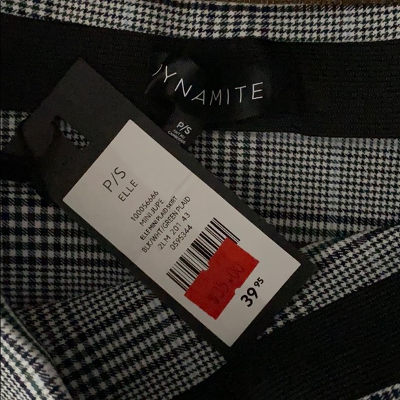 Size Small (FITS MEDIUM) Plaid Mini Skirt - Picture 2 of 3